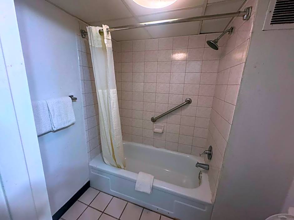 Express Inn & Suites
