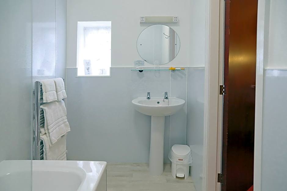 Saxonville Hotel