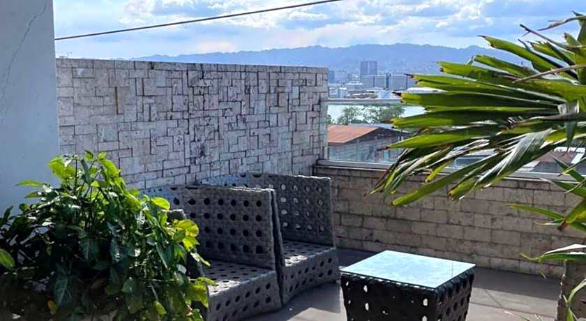 Goldberry Suites & Hotel Mactan