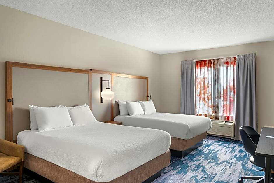Photo 1 of 4 of 2 Queen Beds, Hearing/Mobility Accessible, Bathtub