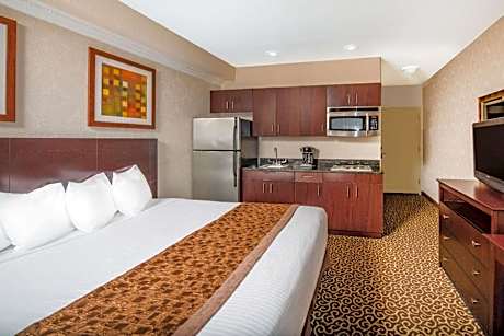 King Studio Suite - Non-Smoking