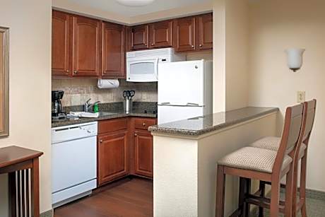 One-Bedroom King Suite with Kitchen