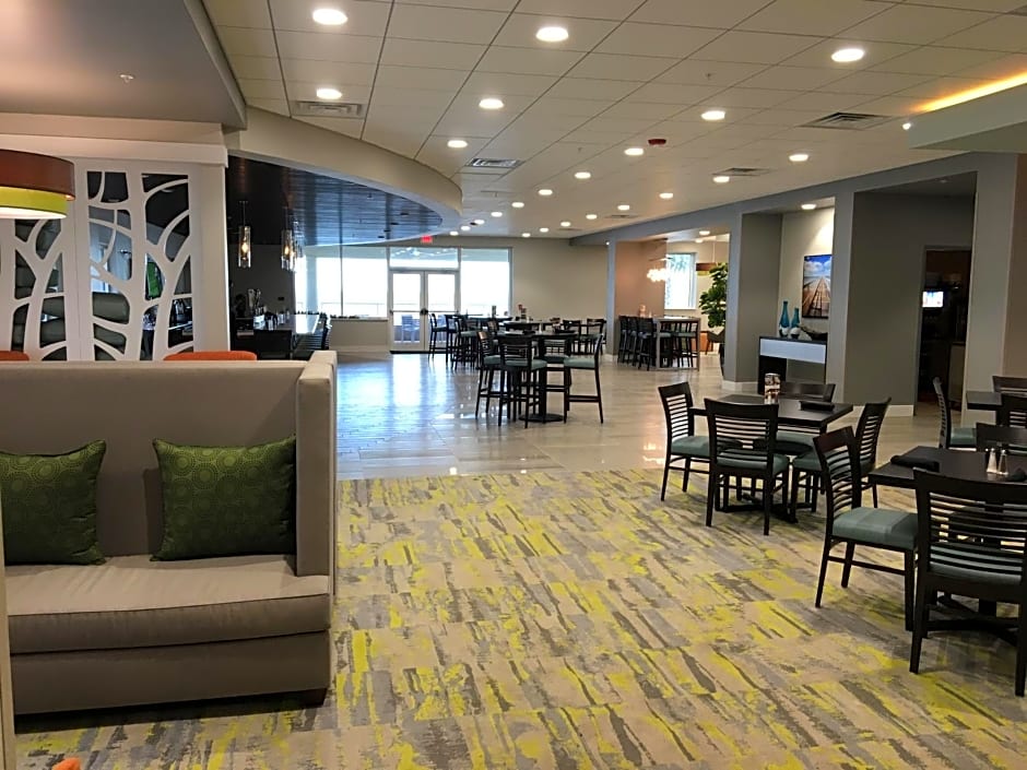 Holiday Inn Hotel & Suites Daytona Beach On The Ocean by IHG