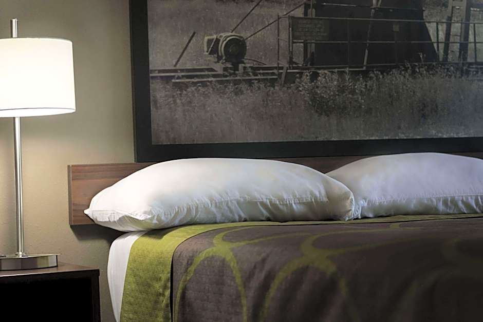 Super 8 by Wyndham Ardmore