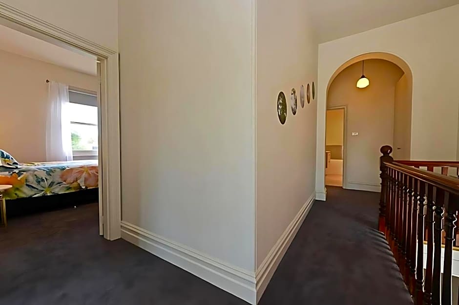 The Lollyshop Apartment in Battery Point