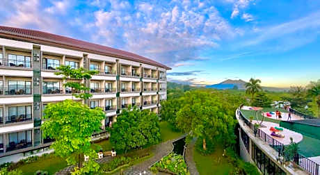 The Green Peak, ARTOTEL Curated