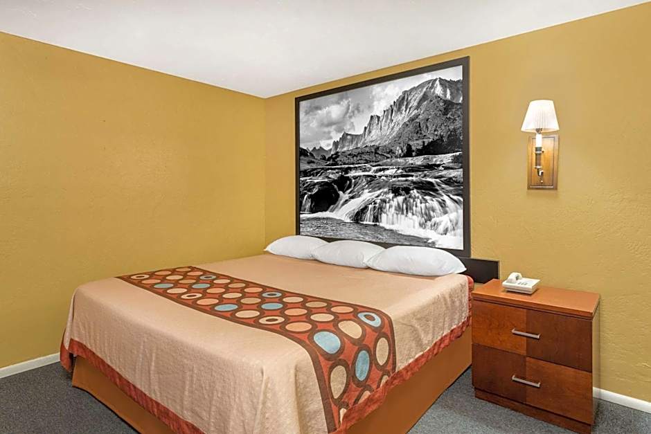 Super 8 by Wyndham Diamondville Kemmerer