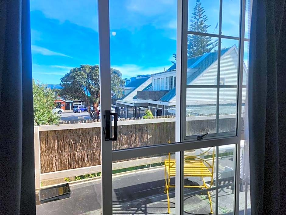 U Studios Paraparaumu Beach (formerly Copperfield Seaside Motel)