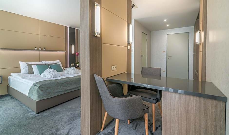 Hotel Zena Beauty & Shopping Center