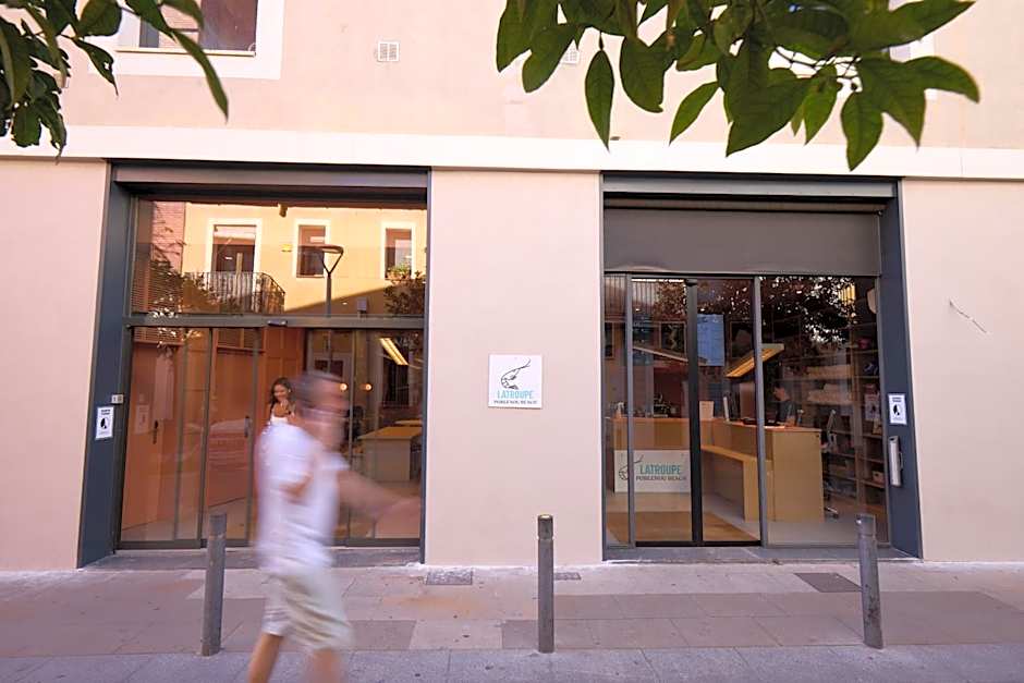 Latroupe Poblenou Beach