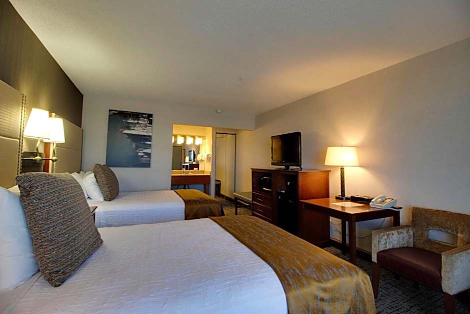Best Western Harbour Pointe Lakefront