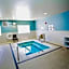 Holiday Inn Express Hotel & Suites Carlsbad By IHG