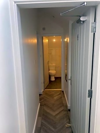 Twin Room with Private Bathroom