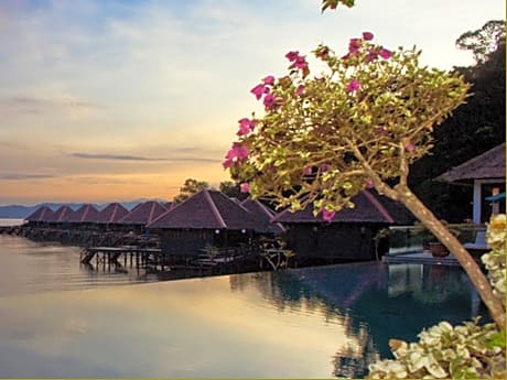 Gayana Marine Resort