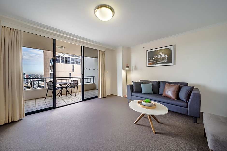 Oaks Sydney Castlereagh Suites