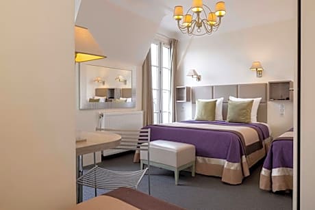 Quadruple Room with Tour Eiffel view