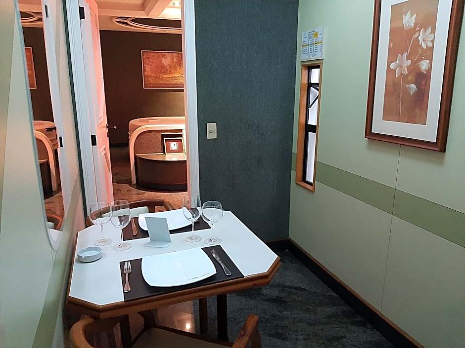 BAMBINA HOTEL -Adultos Somente