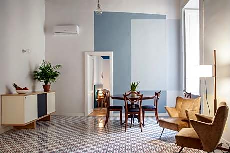 Deluxe Queen Suite