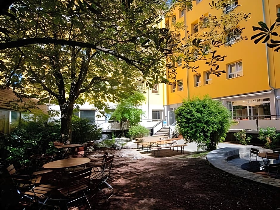 Haus International Hostel