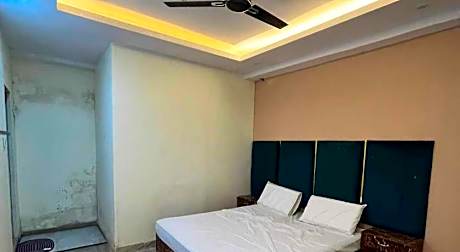 OYO Flagship Hotel Kiran