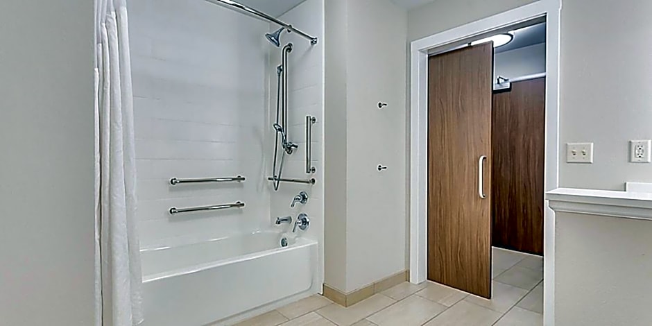 Holiday Inn Express & Suites - Brighton, an IHG Hotel