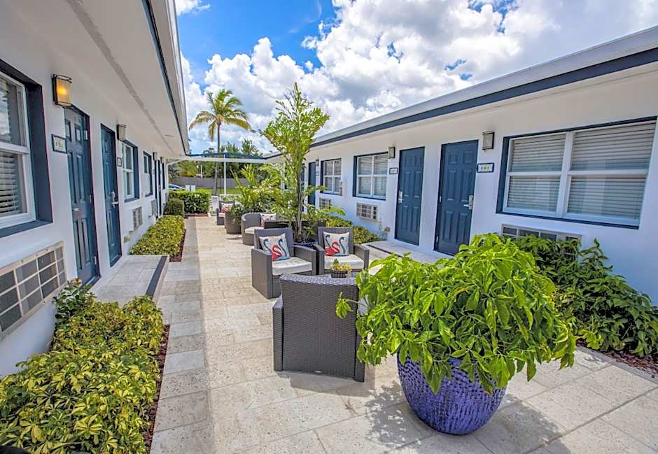 Hollywood Beach Suites and Hotel