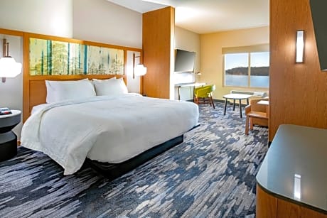 King Suite with 1 King & Sofa Bed, Lake View