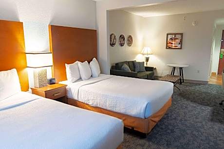 2 Double Beds Standard Suite Non-Smoking