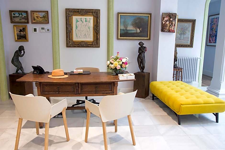 Hotel Oleum - Parking Gratuito bajo disponibilidad y reserva previa