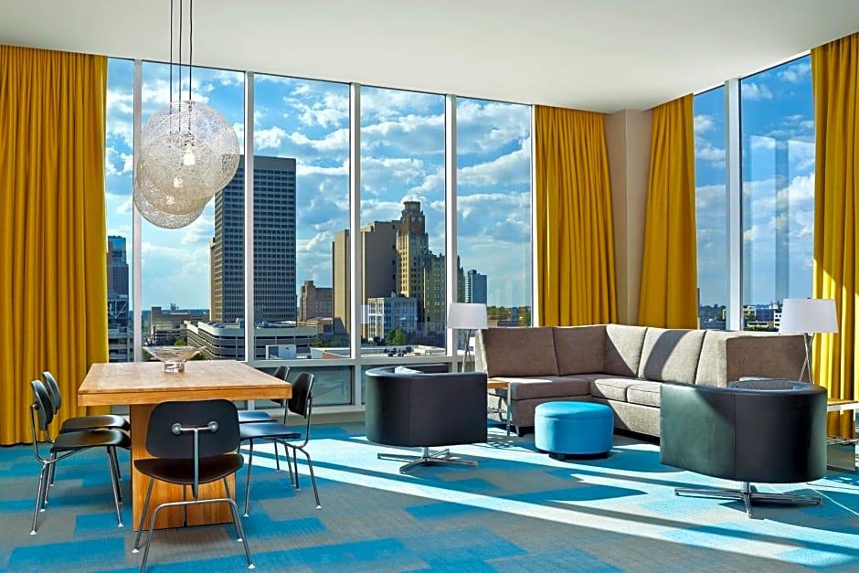 Aloft Oklahoma City Downtown – Bricktown