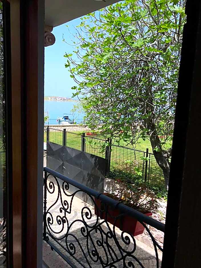 Ferahi Evler Ayvalık