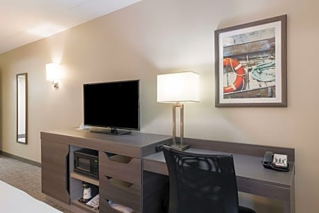 Queen Room with Two Queen Beds - Non-Smoking - Separate Building