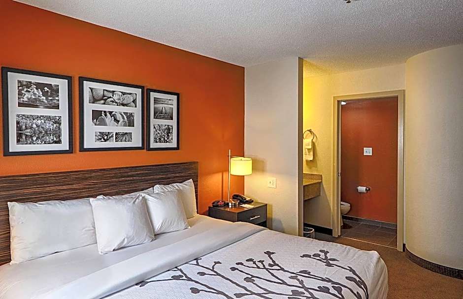 Sleep Inn & Suites Spring Lake - Fayetteville near Fort Bragg