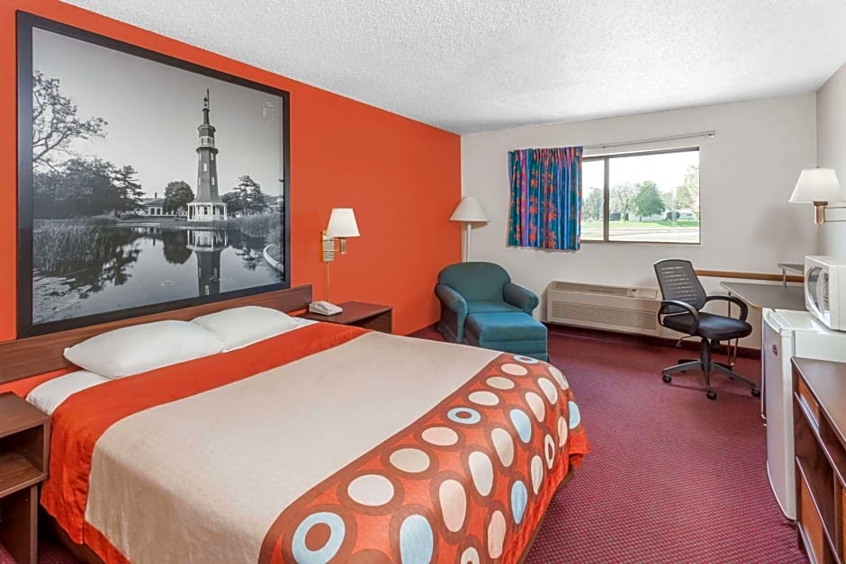 Super 8 by Wyndham Washington/Peoria Area