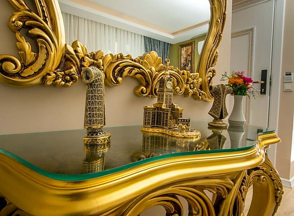 Atlantis Royal Hotel