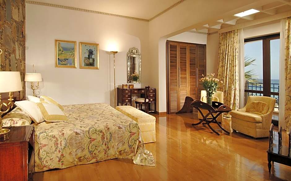 Aquila Rithymna Beach