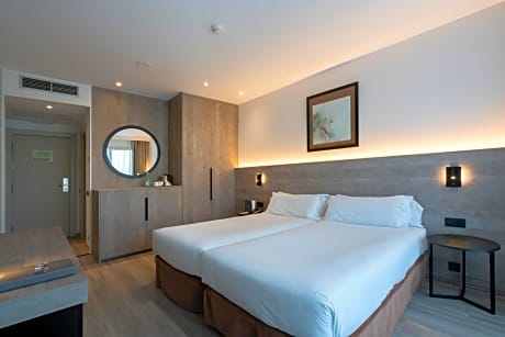 Double or Twin Room with Parking
