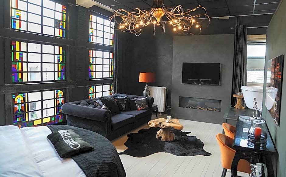 Photo 1 of 6 of Suite