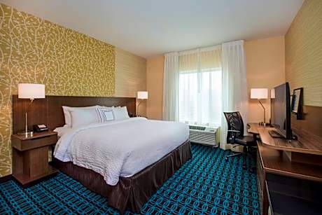 King Room with Adapted Tub - Mobility Accessible