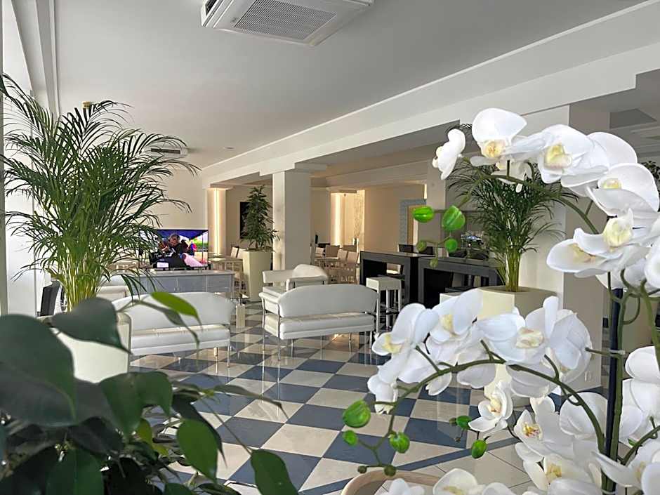 Hotel Athena
