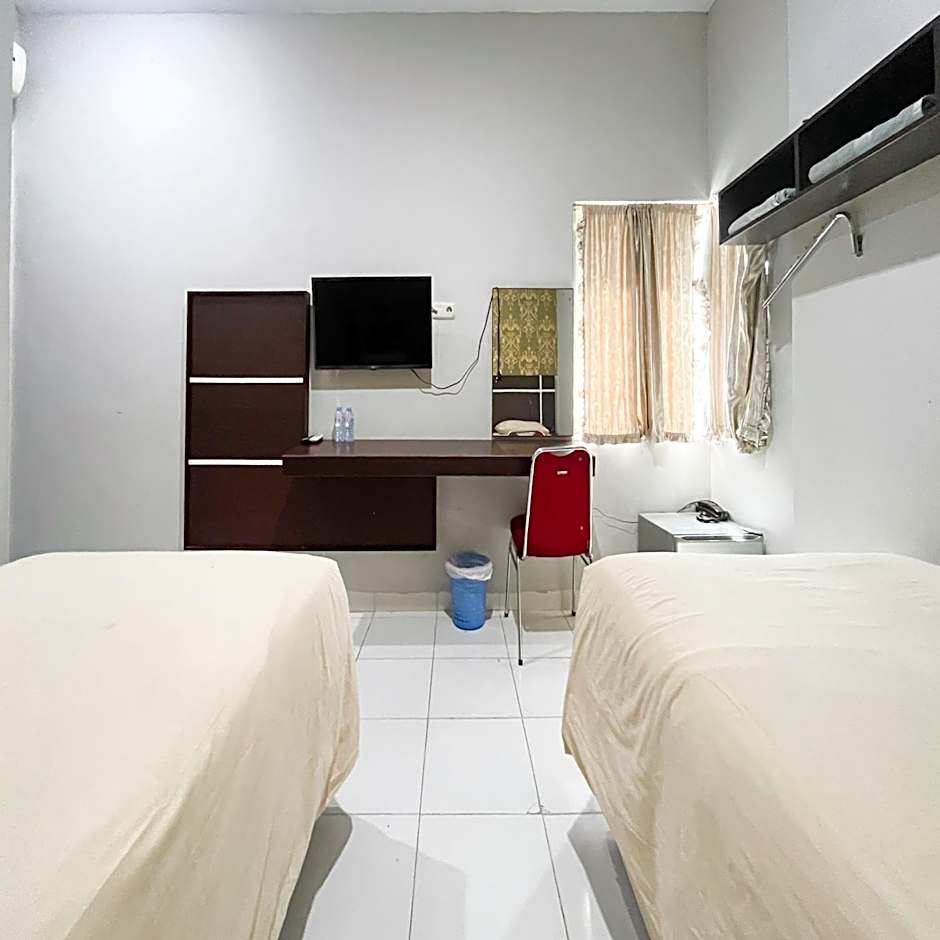 RedDoorz at Lucky Inn Panakukkang Makassar