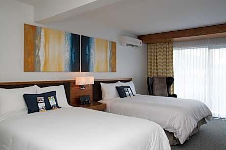 Double Room with Two Double Beds with Ocean View and Balcony