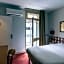 Hotel Ours Blanc - Place Victor Hugo