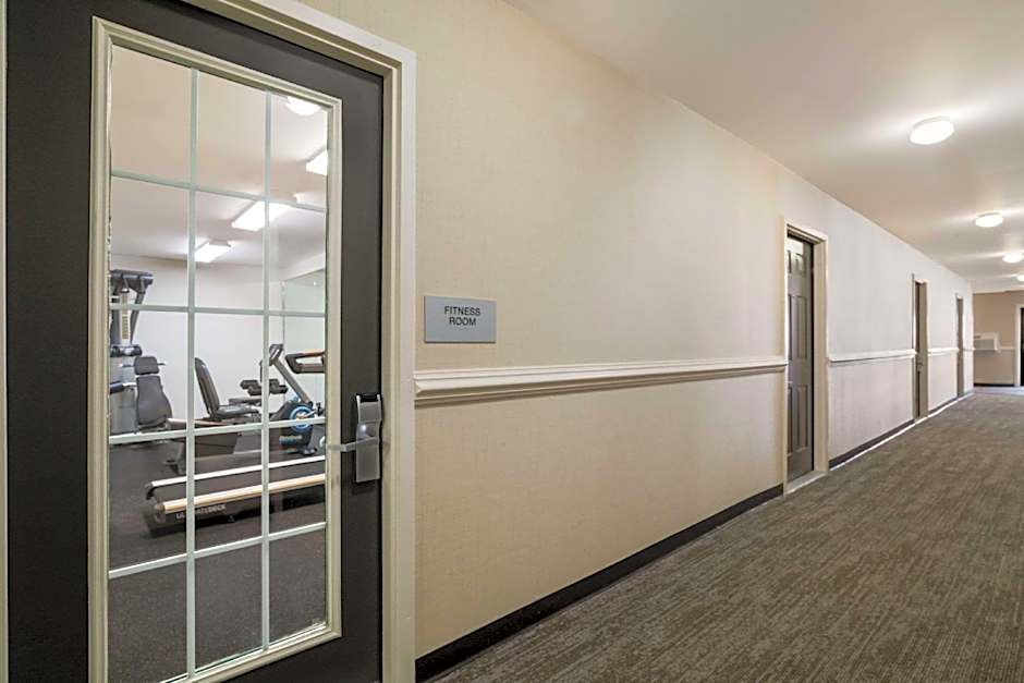 Suburban Studios Denver Central-Arvada