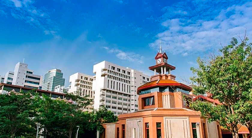 White House Asoke Sukhumvit 18