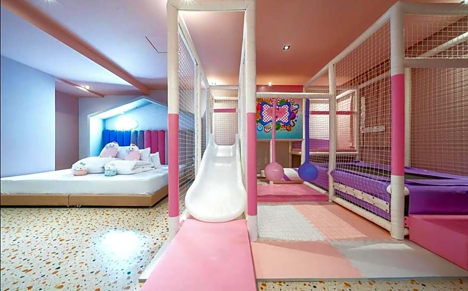 Jangyu Almond Kids Hotel