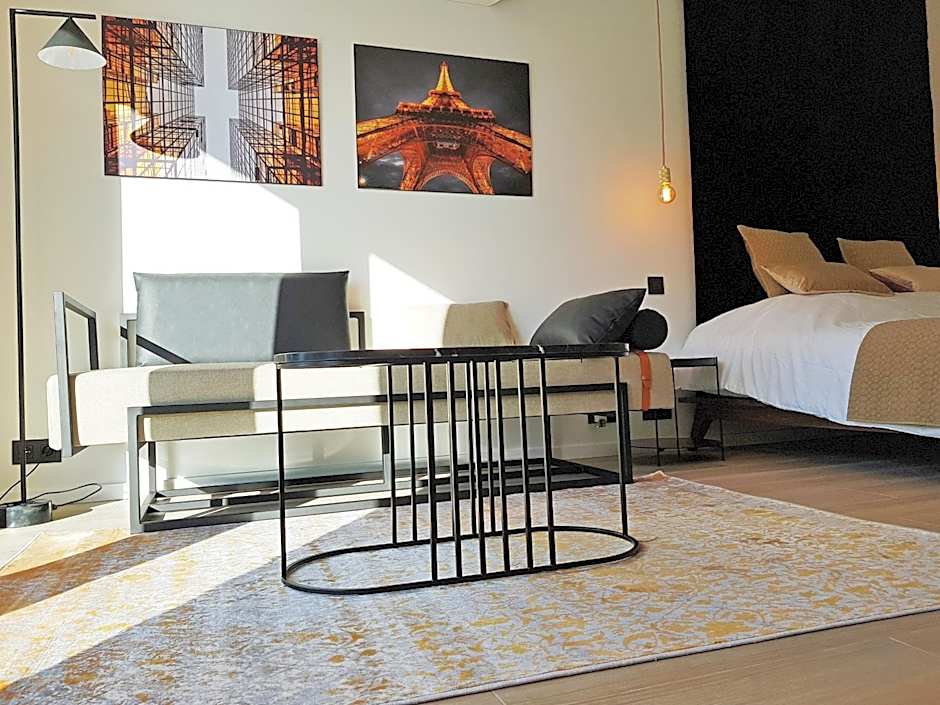Photo 1 of 13 of Superior 1 King Bed