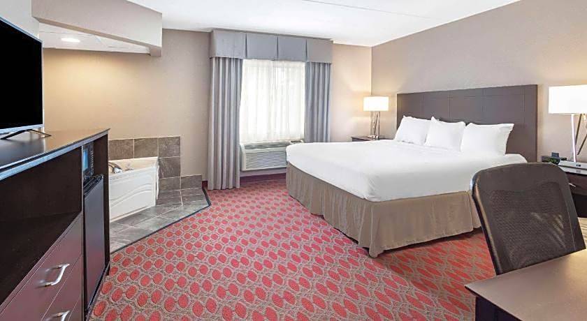 Baymont by Wyndham Brooklyn Center
