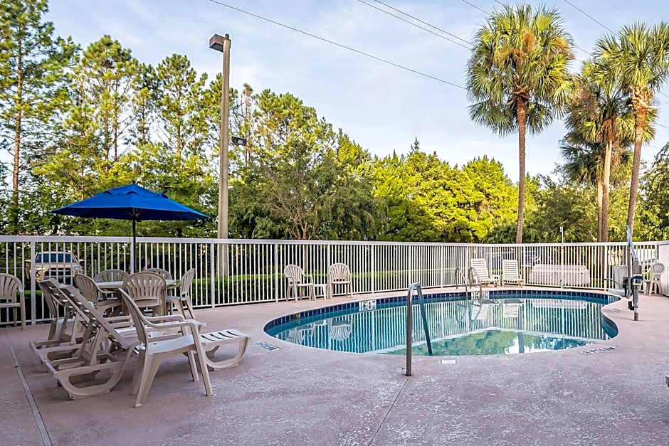 Comfort Inn University