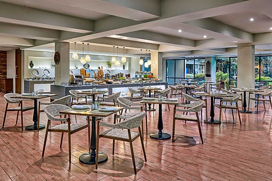 Holiday Inn and Suites Batangas Limapark By IHG